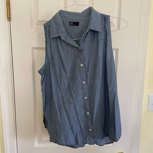 Sleeveless button-down chambray shirt size L Gap